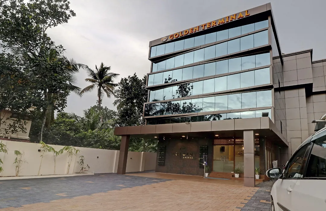 Treebo Golden Terminal Kochi Airport With Swimming Pool-1