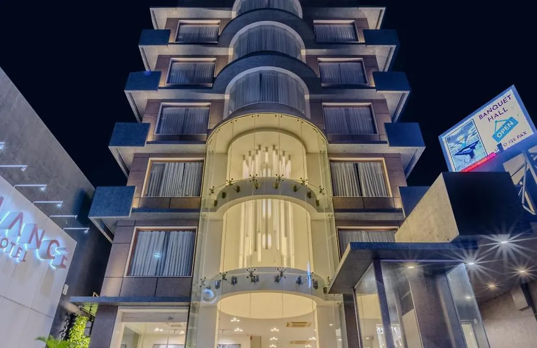 De Glance Hotel, Near Surat Railway Station-1