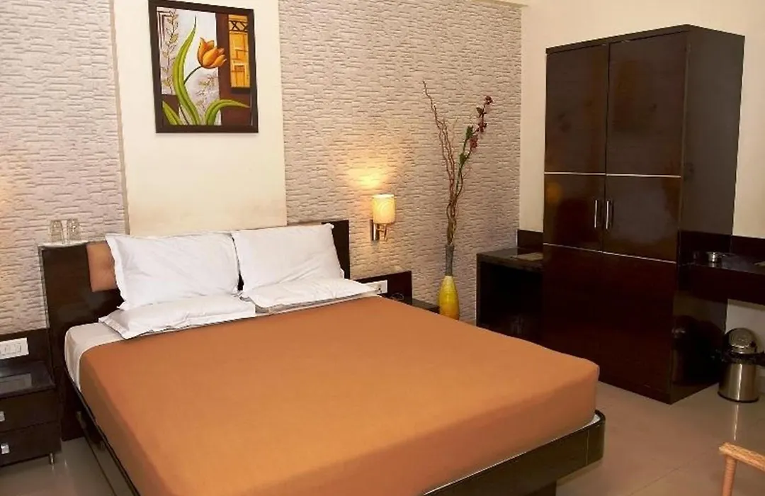 Hotel Vaishnavi-1