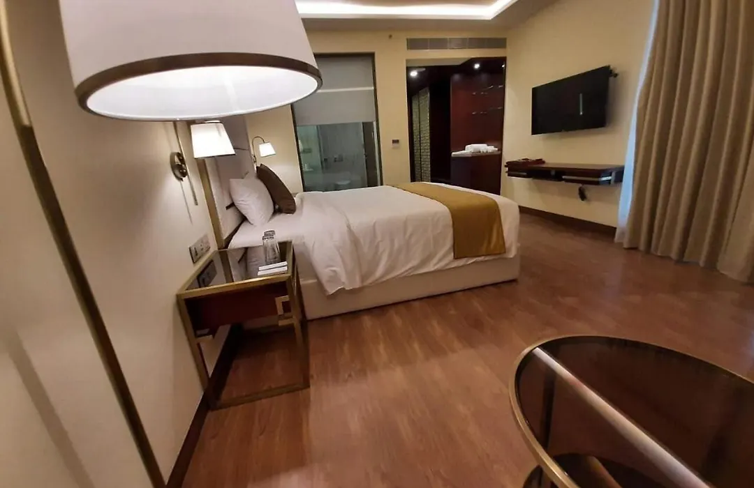 Kay-Em Spectra Hotel-1