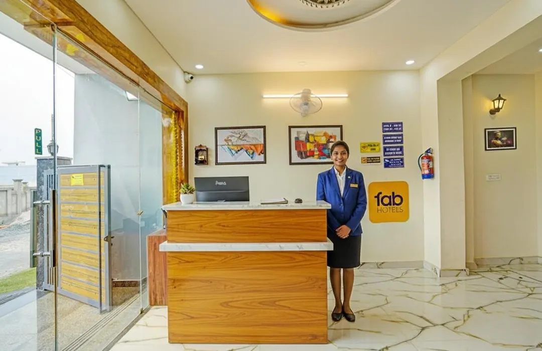 Fabhotel The Viraaj - Gaur City Mall-1