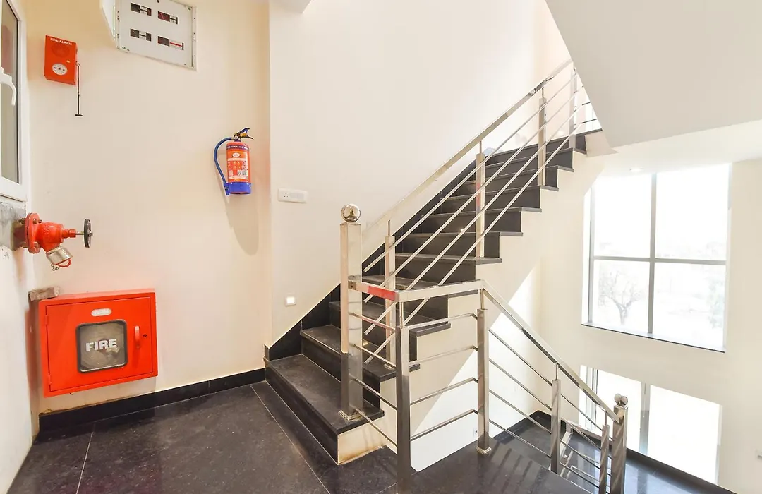 Fabhotel Golden Sapphire-1