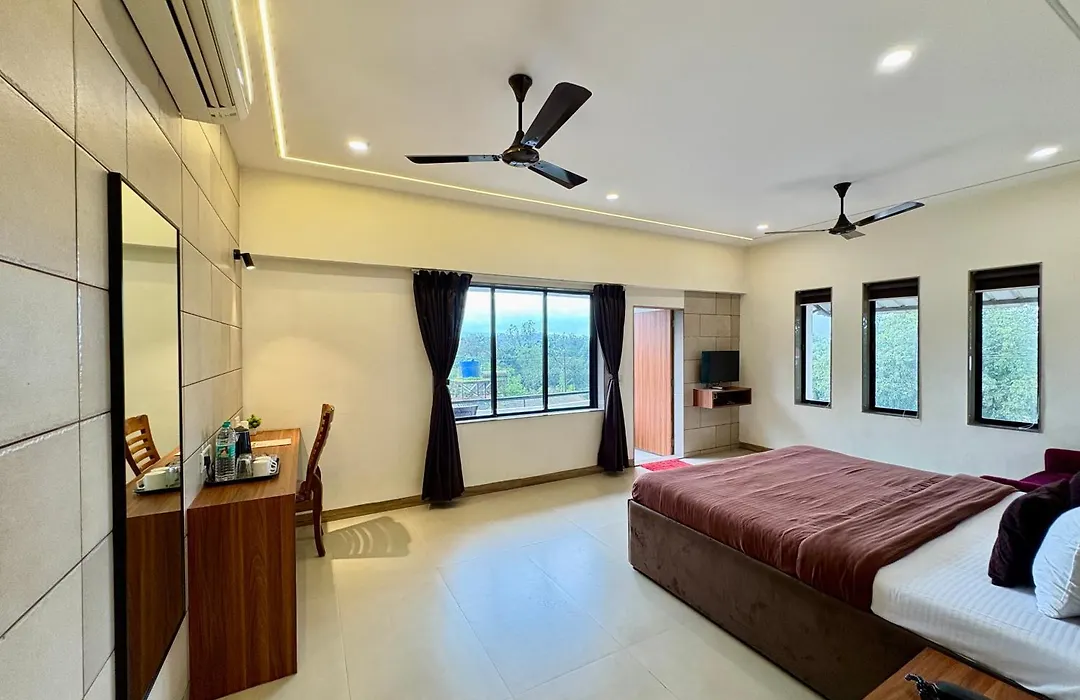 Girivihar Holiday Club - Pure Veg-1