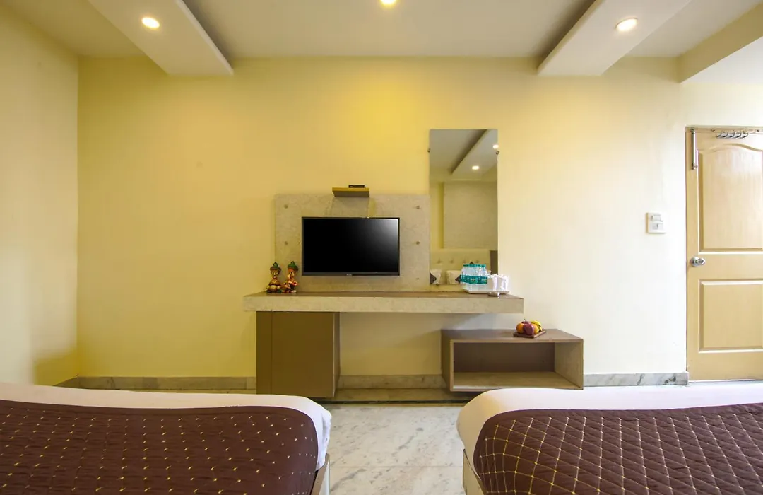 Hotel Klick International 2 Min Walk From New Delhi Railway Station 3-Star Hotel L Paharganj, Central Delhi, New Delhi-1