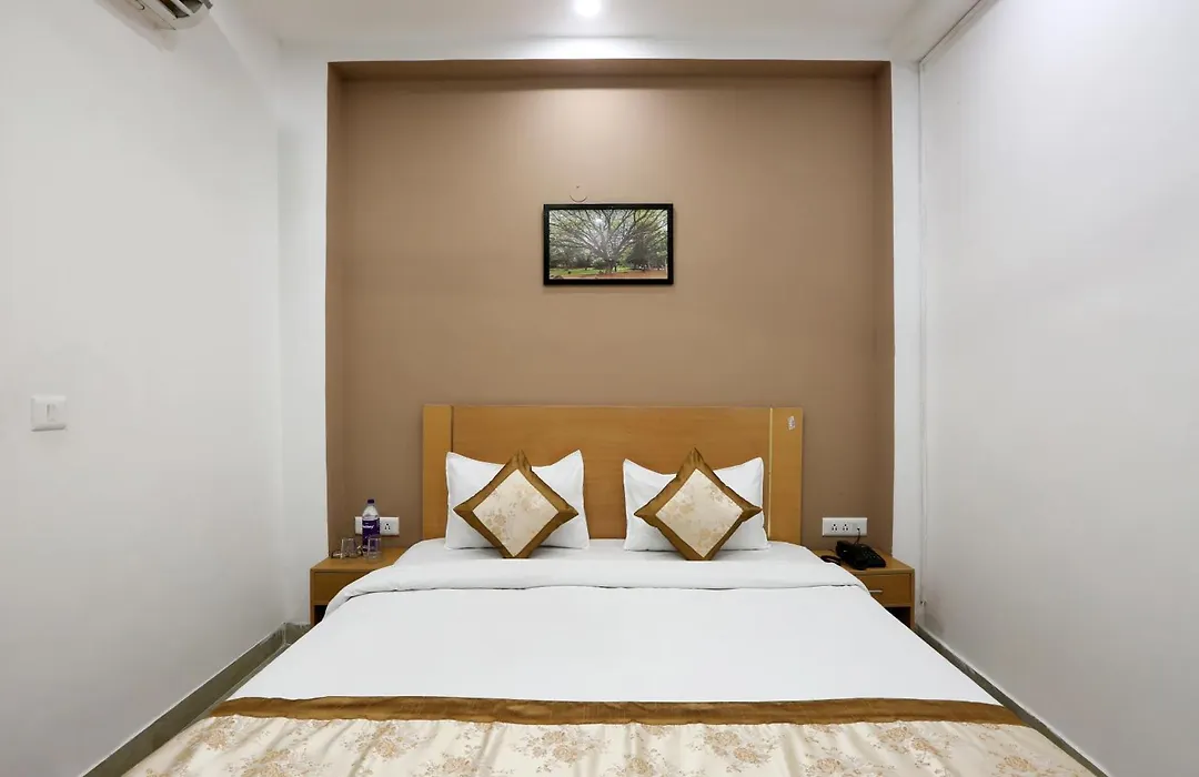 Glinzer Noida-1