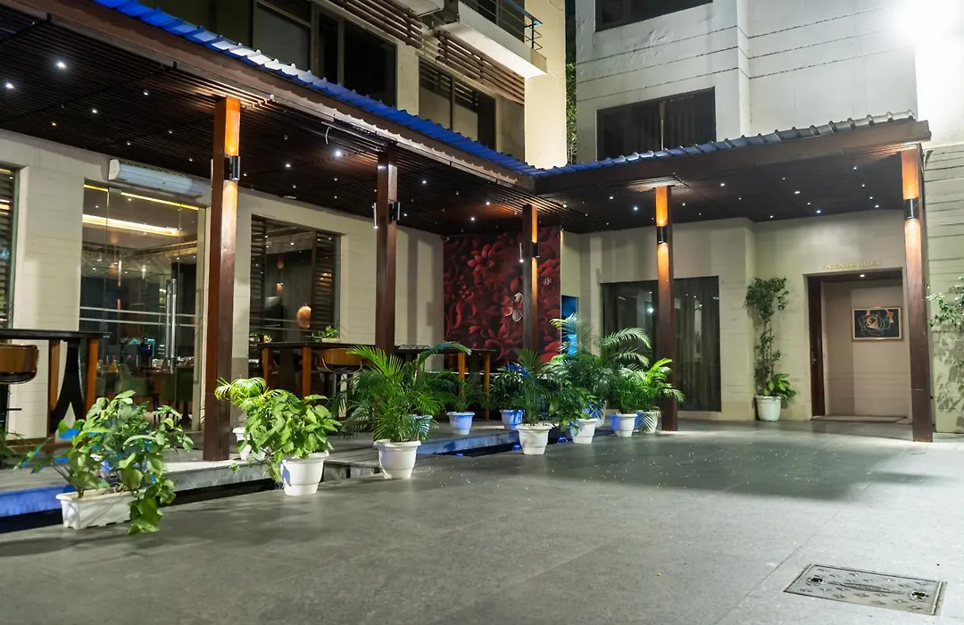 Udman Hotel Panchshila Park-1