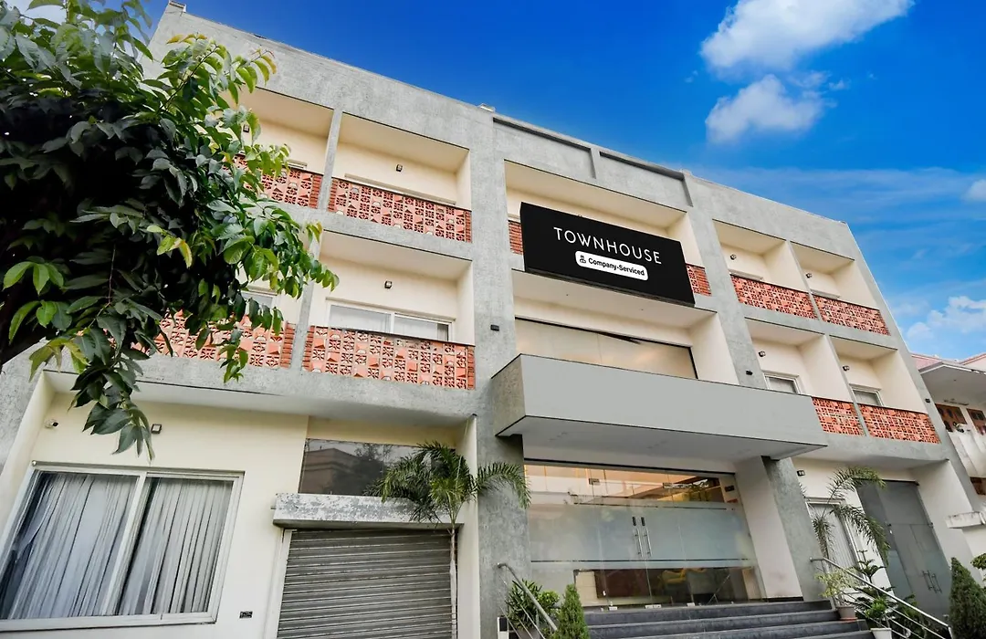 Oyo Townhouse Vibhuti Khand Gomti Nagar Formerly Pratham Inn-1