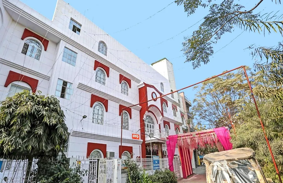 Hotel O Raas Near Hira Sweet-1