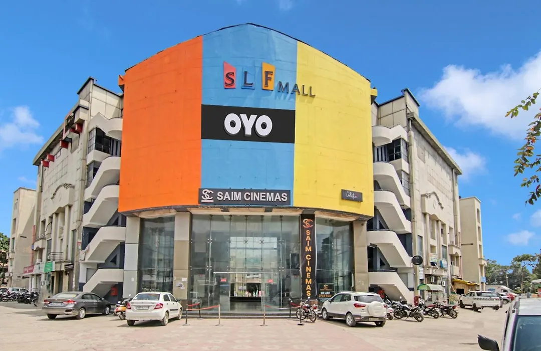 Collection O Slf Mall Sector 30-1