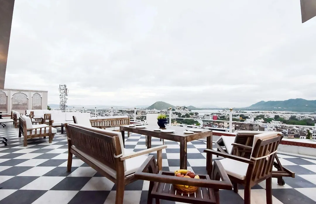 Raj Kuber - A Boutique Lake View Hotel-1