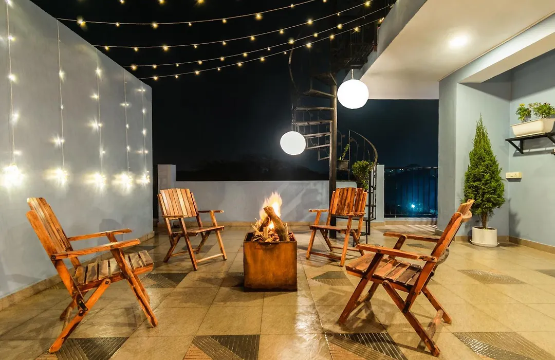 Minimalist Poshtel & Suites-1