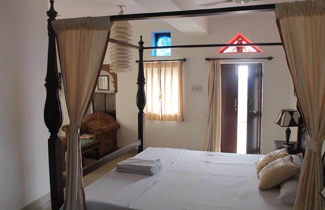 Kesar Heritage Guest House-1