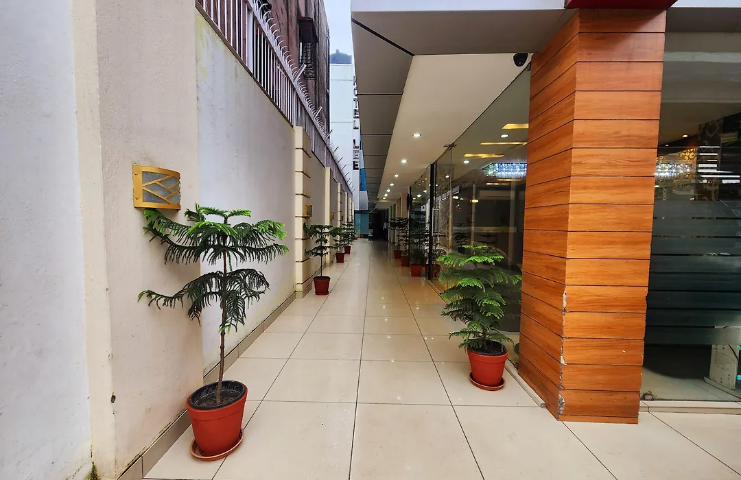 Hotel Lee International-1