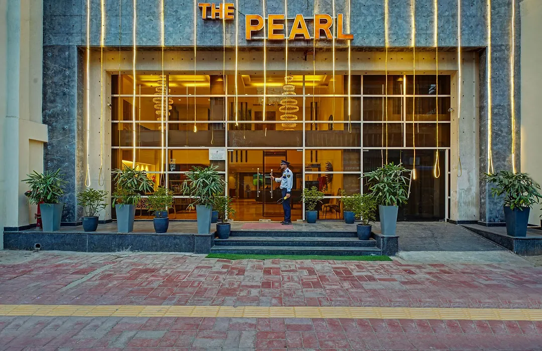 The Pearl Hotel-1