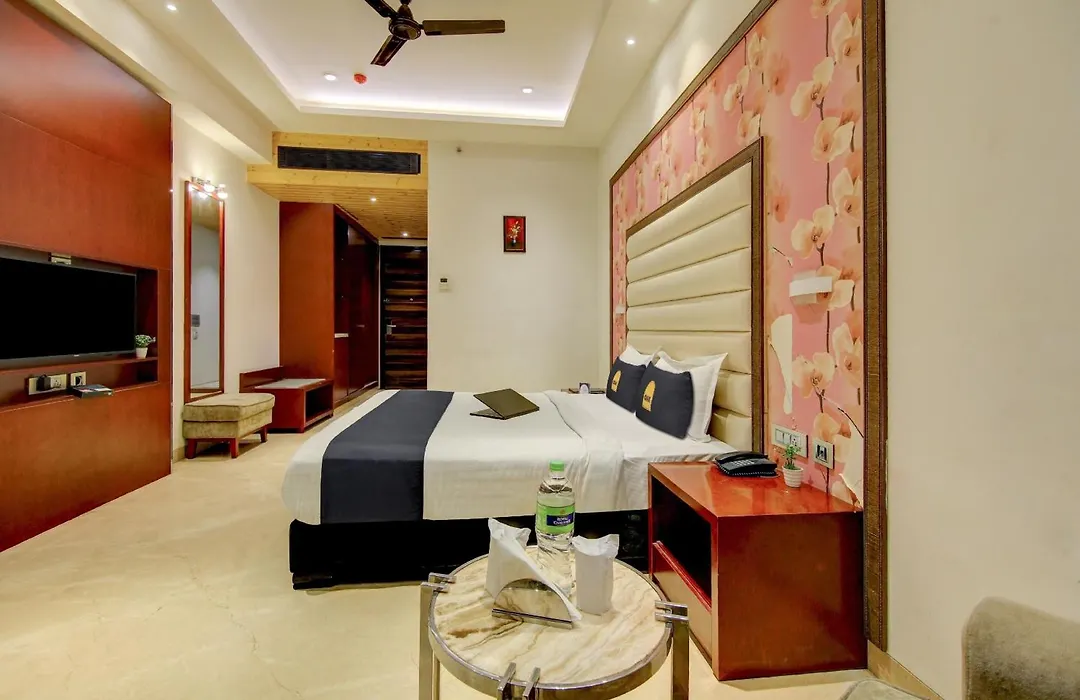 Townhouse Oak Hotel C Pearls-1