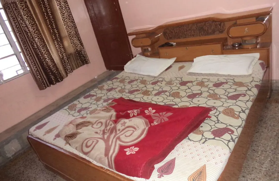 Hotel Gajraj Bari-1