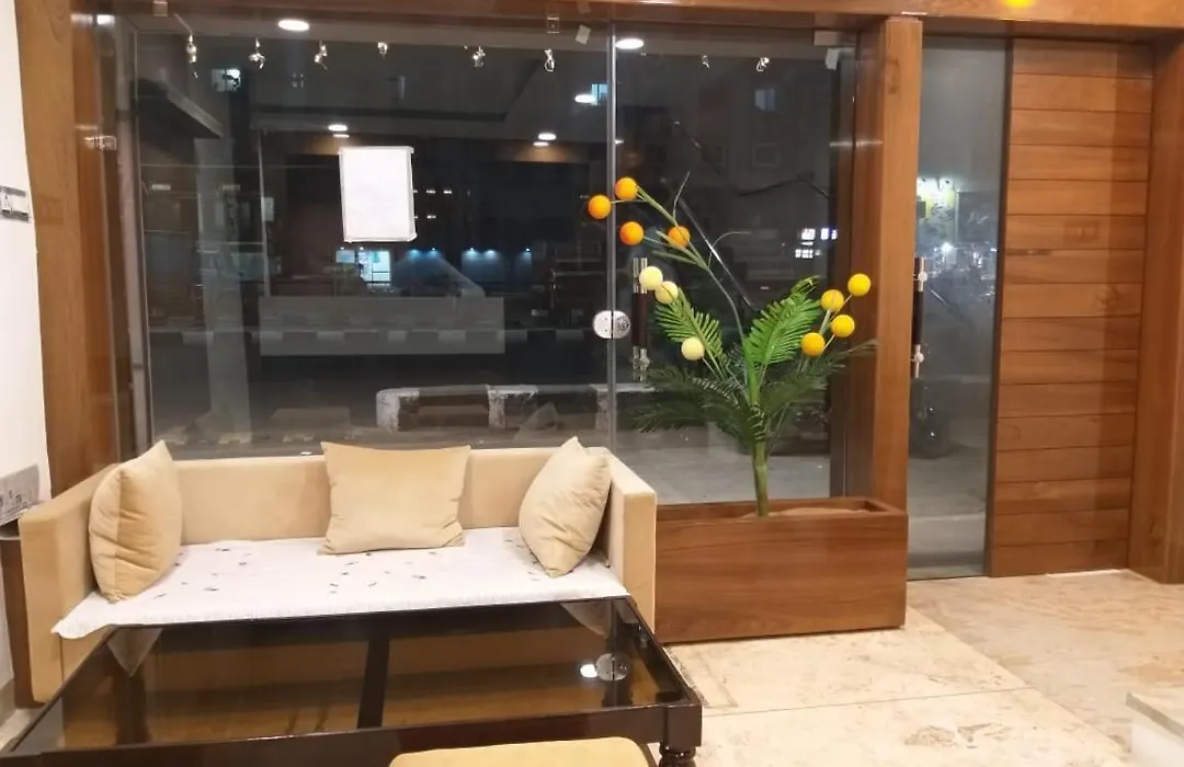 Hotel Silvora Inn-1