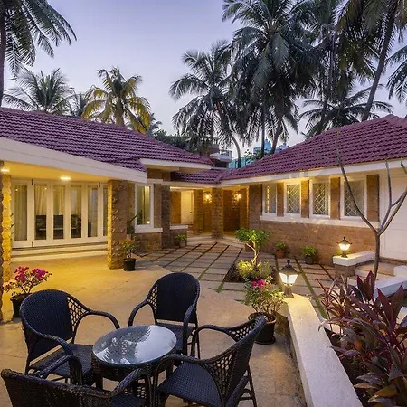 Ama Stays & Trails, Beach House Madh Island-3