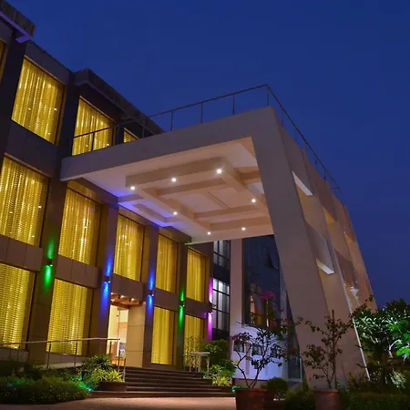 Club Emerald-2