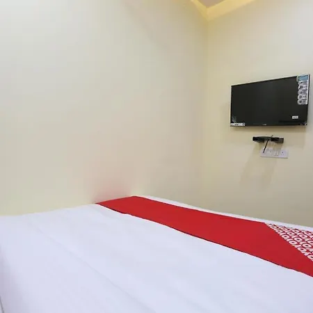 Hotel Crown Goregaon Mumbai-3