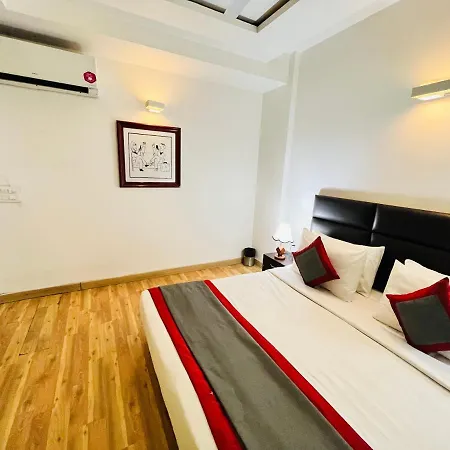 Hotel At Residency Kaushambi Couple Friendly-3