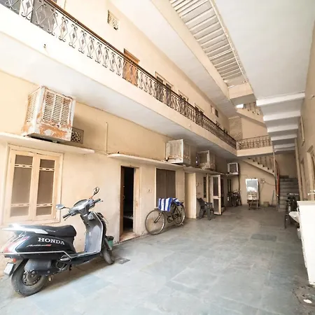 Hotel Raj Guest House-2