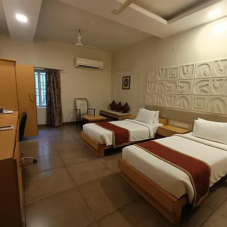 Classic Boutique Hotel & Luxury Service Apartments-2