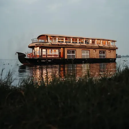Venice Premium Houseboats Alleppey-2