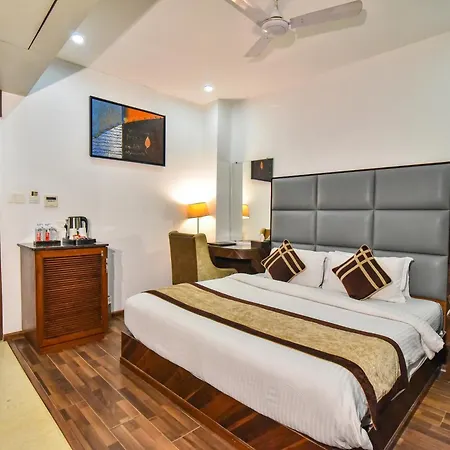 Sawera Grand Luxury Stay Near Golden Temple-2