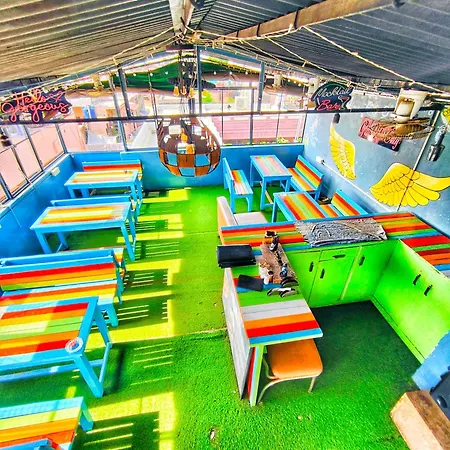 Lucky Restaurant & Guest House Near Taj Mahal-3