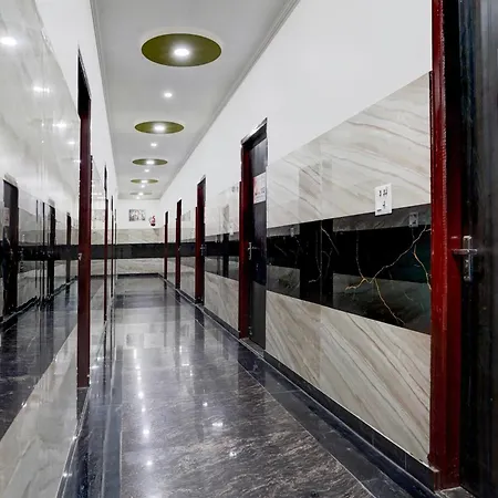 Super Hotel O Govind Nagar Near Krishan Janm Bhoomi-2