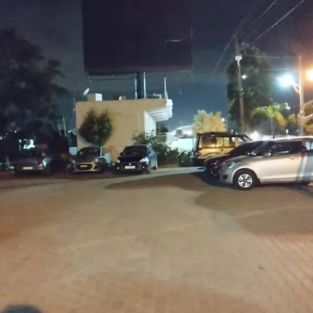 Square Inn-2