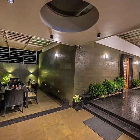 S R Pool Suites-3