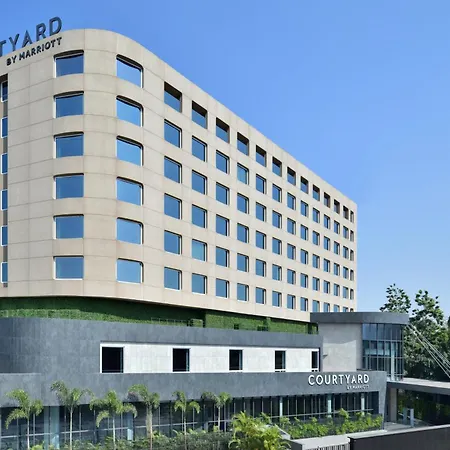 Courtyard By Marriott Nashik-3