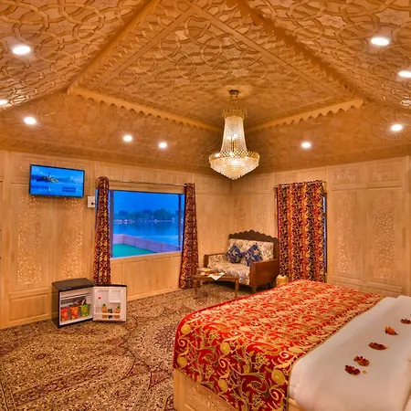 Wangnoo Heritage Houseboats-3
