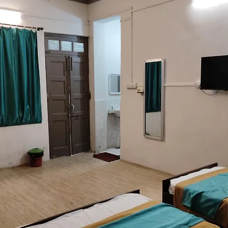6 Cr Hotel Natraj Railway Station-3