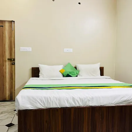 Hotel Premium Grand Fully Air Condition And Spacious Room Top Rated And Most Luxury Hotel Near Taj Mahal-2