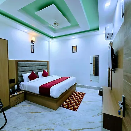 Hotel Parkland - Mathura Vrindavan - Premium Stay With Lift - Free Gym -Free Parking-Free Wifi-2