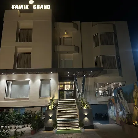 Hotel Sainik Grand-2