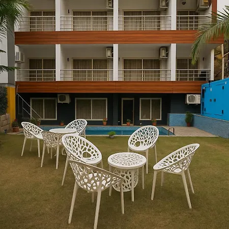 Aroha By Rishikesh-Swimming Pool & Spa-3