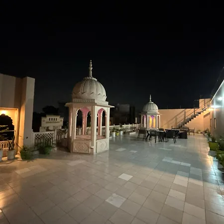 The Taj Vista Agra -Walking Distance To Taj Mahal-2