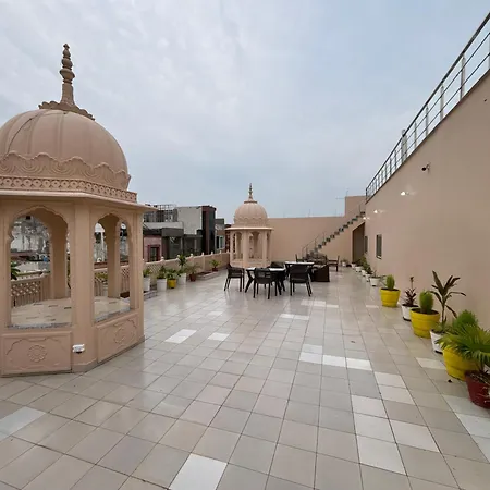 The Taj Vista Agra -Walking Distance To Taj Mahal-3