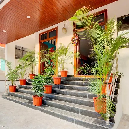 Townhouse Oak Bhooja Hotels-2