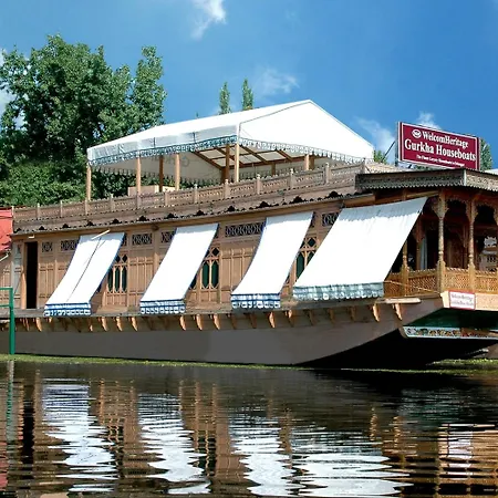 Welcomheritage Gurkha Houseboats-3