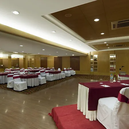 Hotel Aurora Towers-3