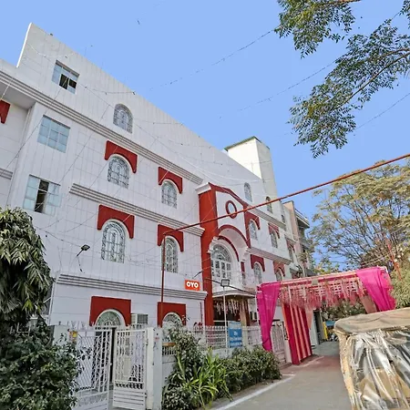 Hotel O Raas Near Hira Sweet-3