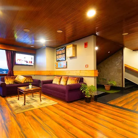 Sumitel Hotel 500 Meters From Mall Road-3