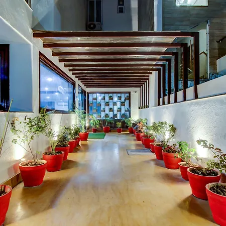 Treebo M2M Residency Sector 46-2