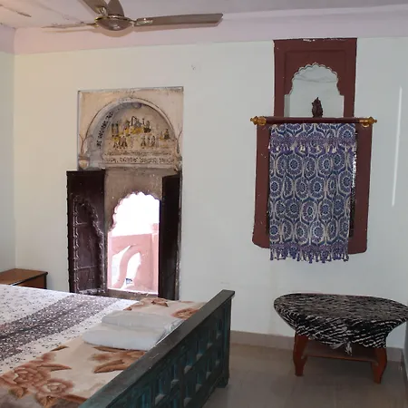 Kesar Heritage Guest House-3