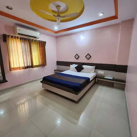 Hotel Sai Laxmi- Walkable Distance From Sai Baba Temple-2
